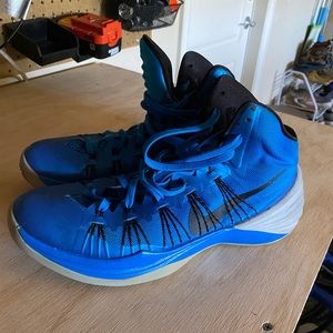 11.5 Men’s Nike Hyperdunk basketball shoes